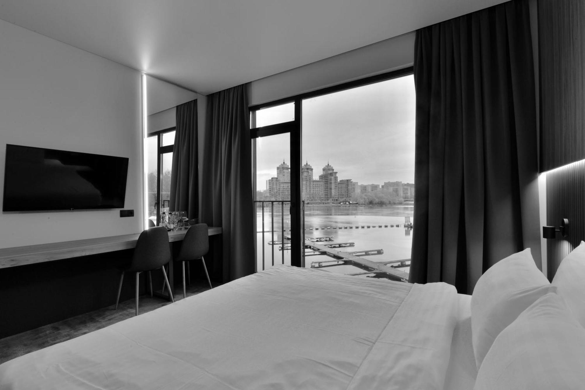 Hotel Fregat Kiev Exteriör bild
